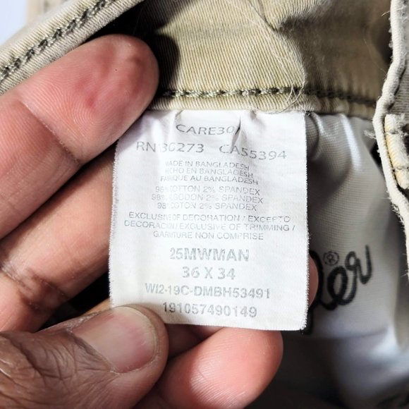 Wrangler 25MWMAN Men's Tan / Khaki Regular Straight Distressed Jeans Size 36x34 - Picture 4 of 9